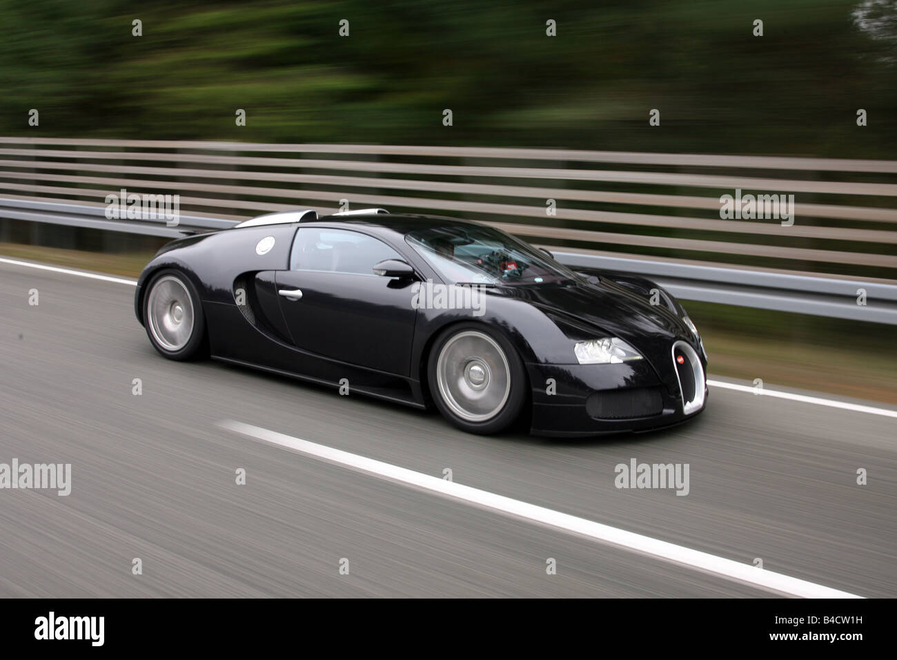 Black bugatti veyron hi-res stock photography and images - Alamy