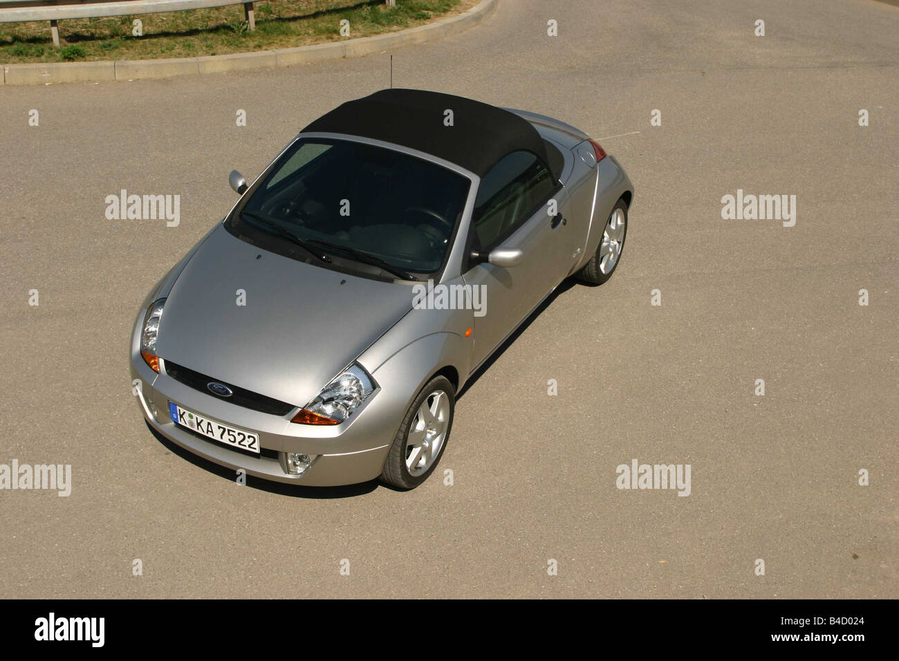 Car ford street ka convertible model hi-res stock photography and images -  Alamy