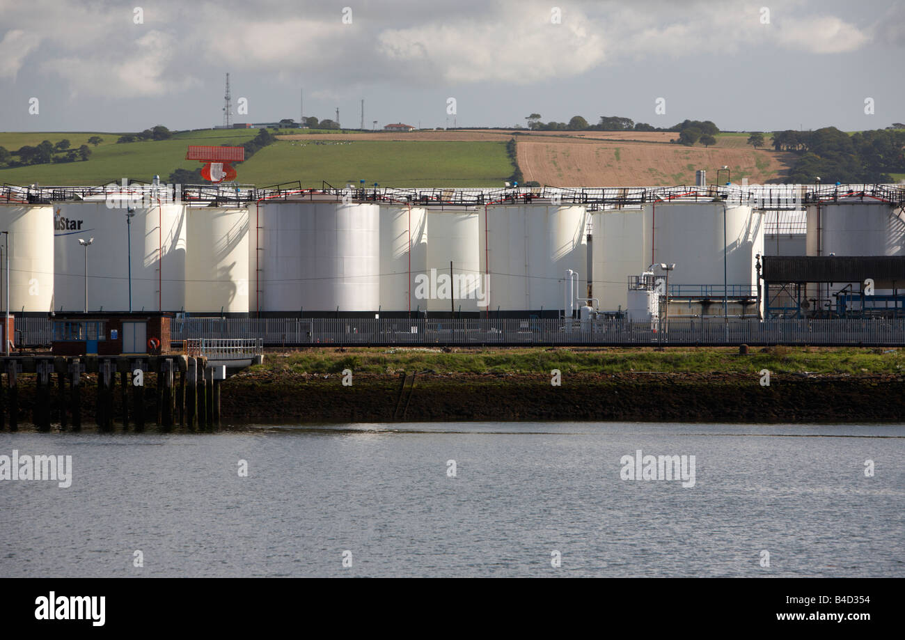 Oil storage terminals hires stock photography and images Alamy