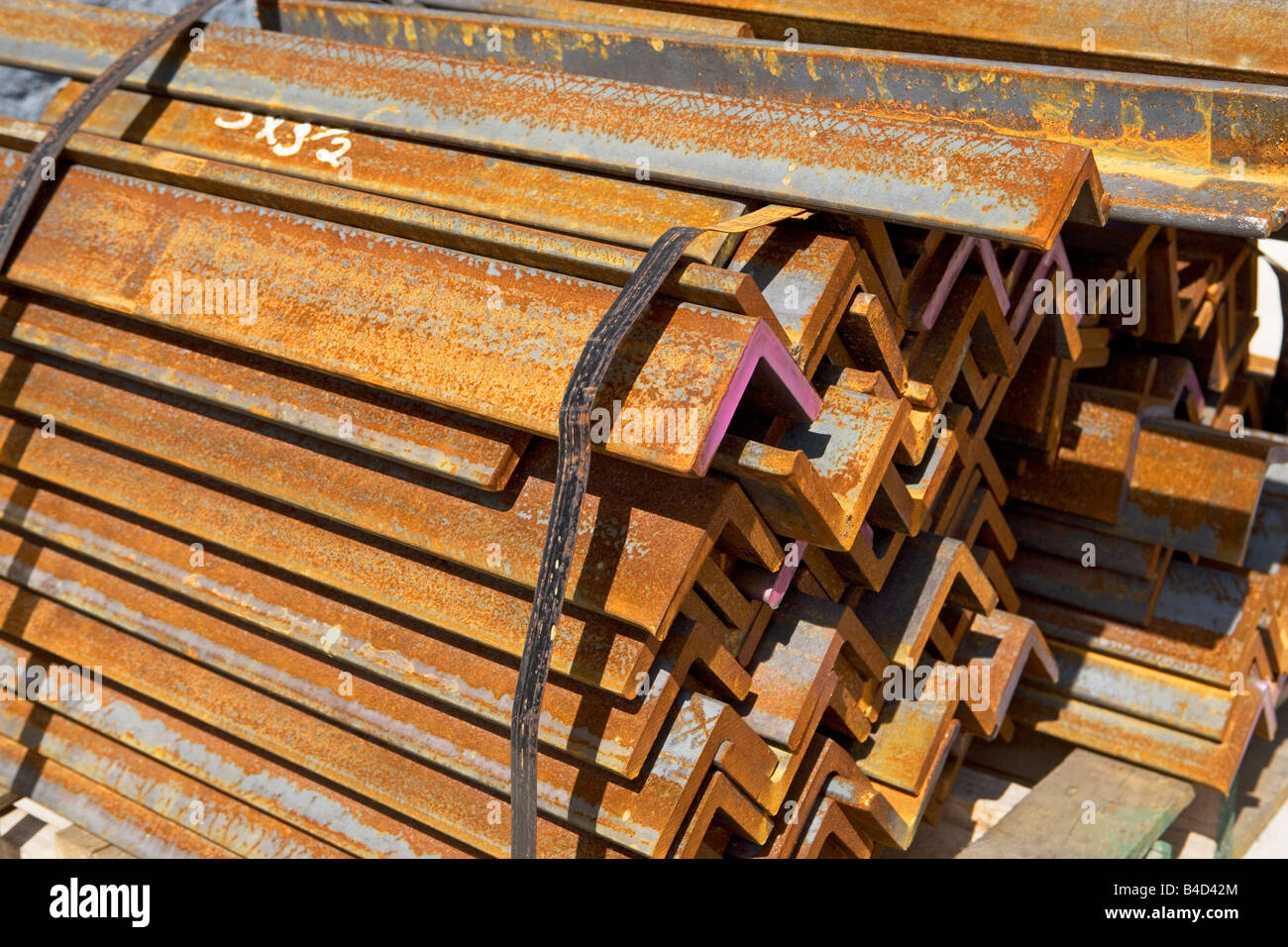 iron, beams, beam, rust, metal, steel, rusty, angle, square, diagonal