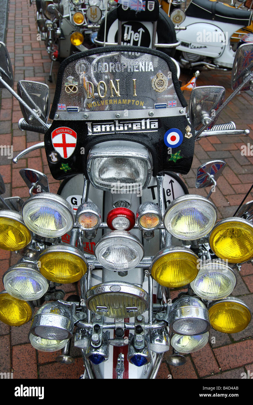 scooty modify