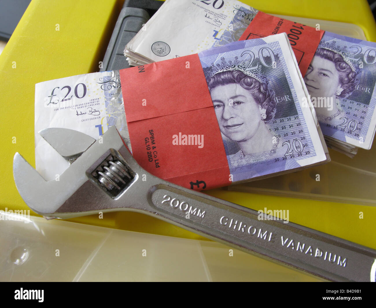 Cash in hand hires stock photography and images Alamy