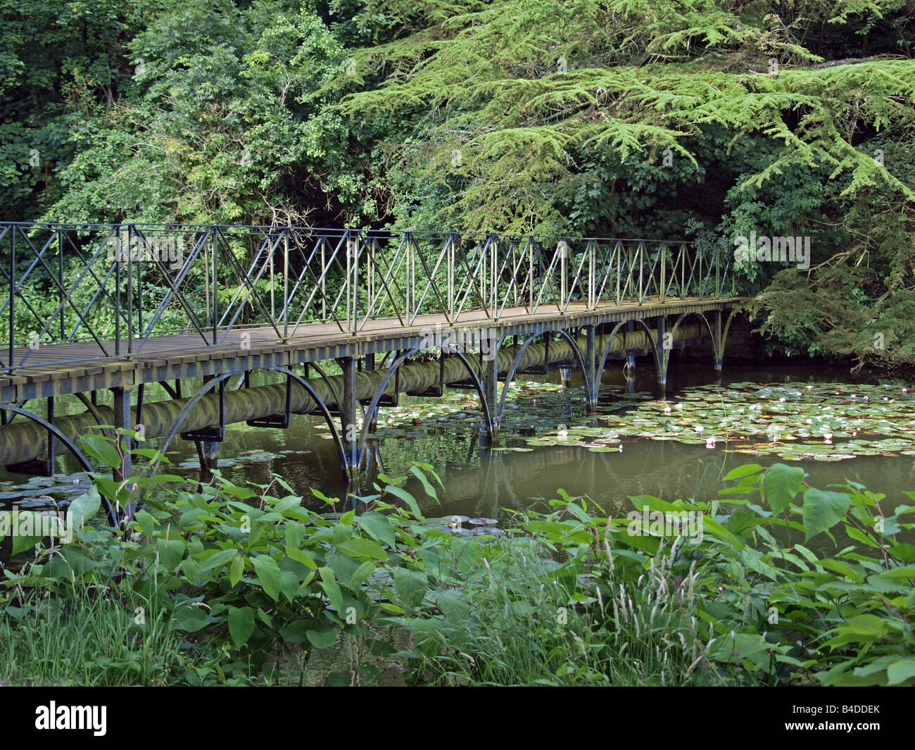 Foot bridge in the grounds of Blenheim Palace. Stock Photo