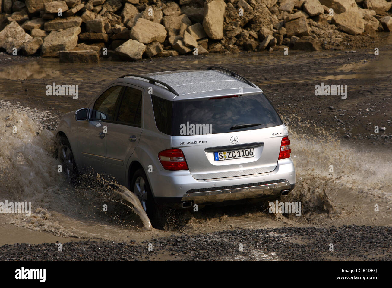 Mercedes ml hi-res stock photography and images - Page 4 - Alamy