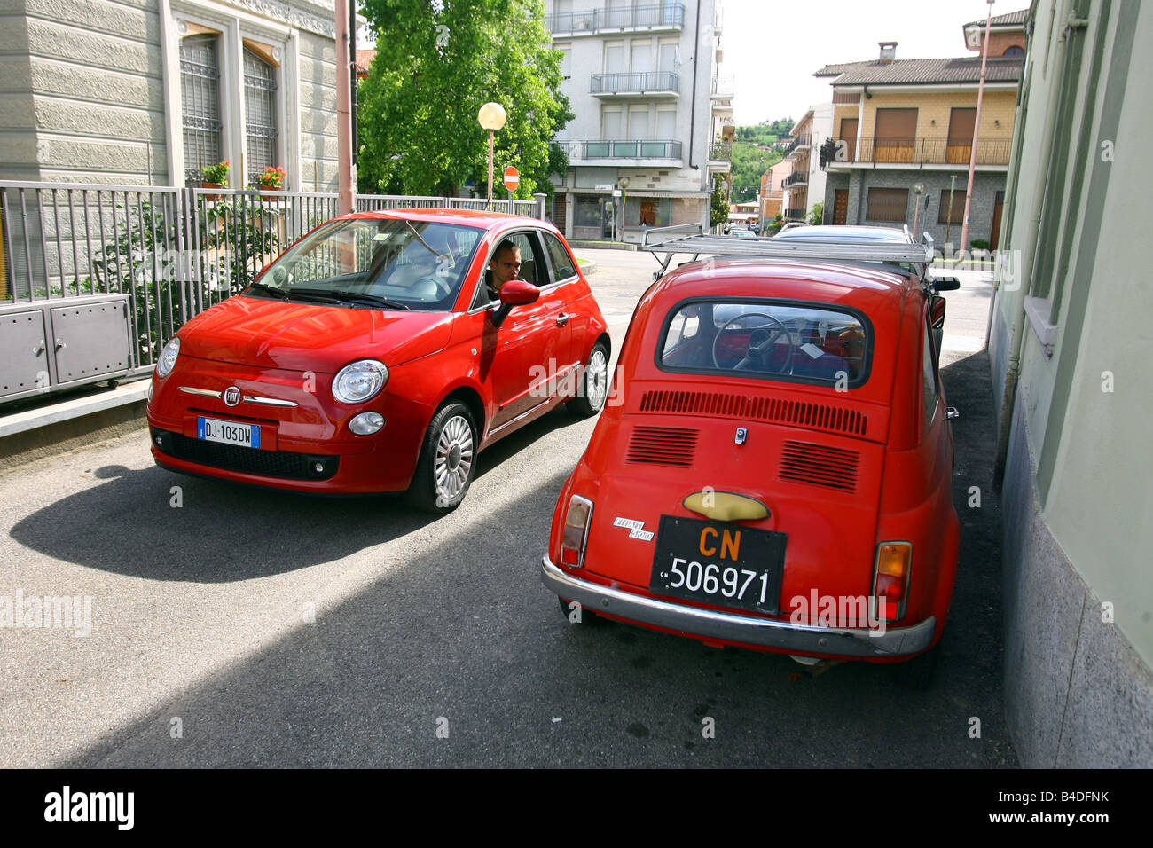 Fiat 500, model year 2007-, red, driving, diagonal from the front, frontal view, City Stock Photo