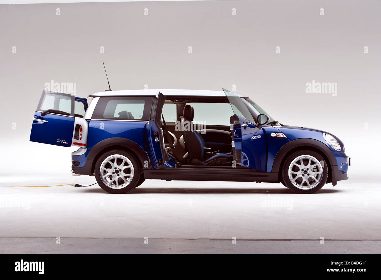Mini Clubman, model year 2007-, blue, standing, upholding, side view, Studio admission Stock Photo