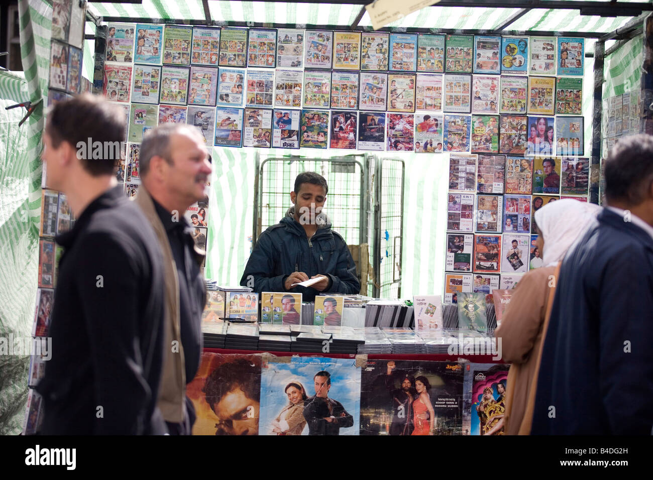 Street scene, Whitechapel market, East End, London Stock Photo
