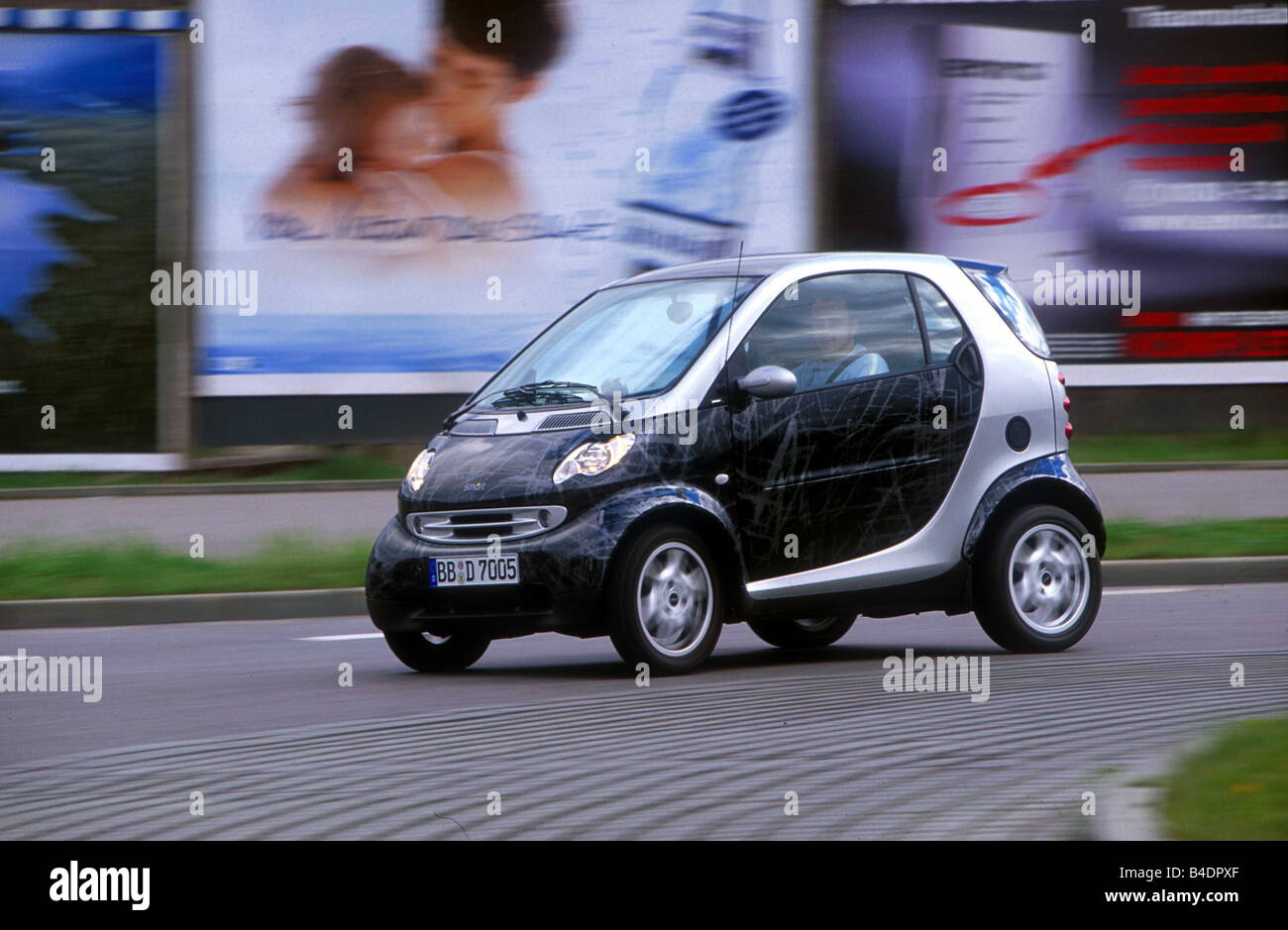 Car, Mercedes Smart, coupe, model year 2002-, silver-black, diagonal the front, side driving, City Stock Photo - Alamy