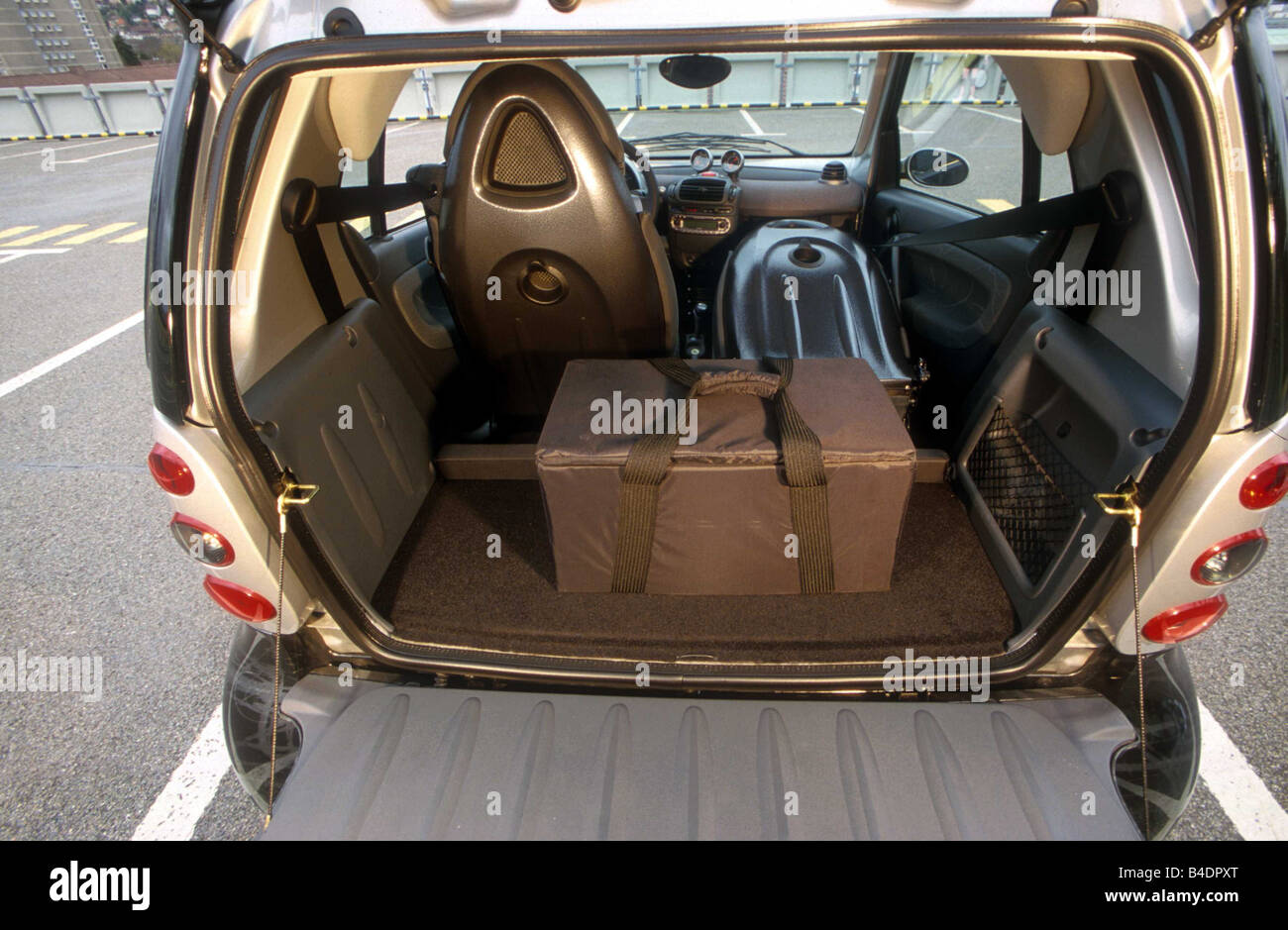 Car, Mercedes Smart, coupe, Mini-Cars, model year 2002-, silver-black, view  into boot, technique/accessory, accessories Stock Photo - Alamy