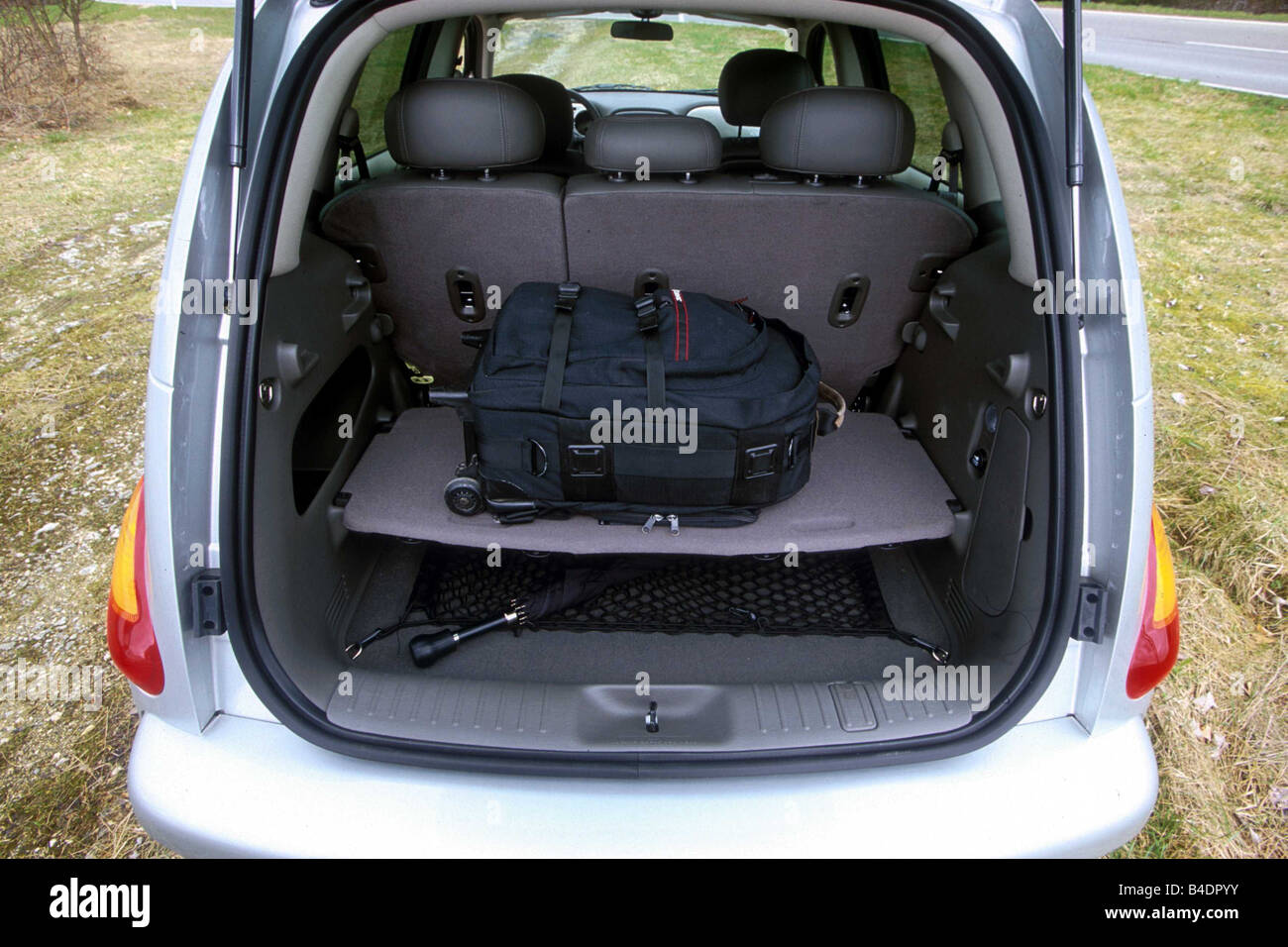 Car, Chrysler PT Cruiser 2.2 CRD, Van, model year 2000-, silver, view into  boot, technique/accessory, accessories Stock Photo - Alamy