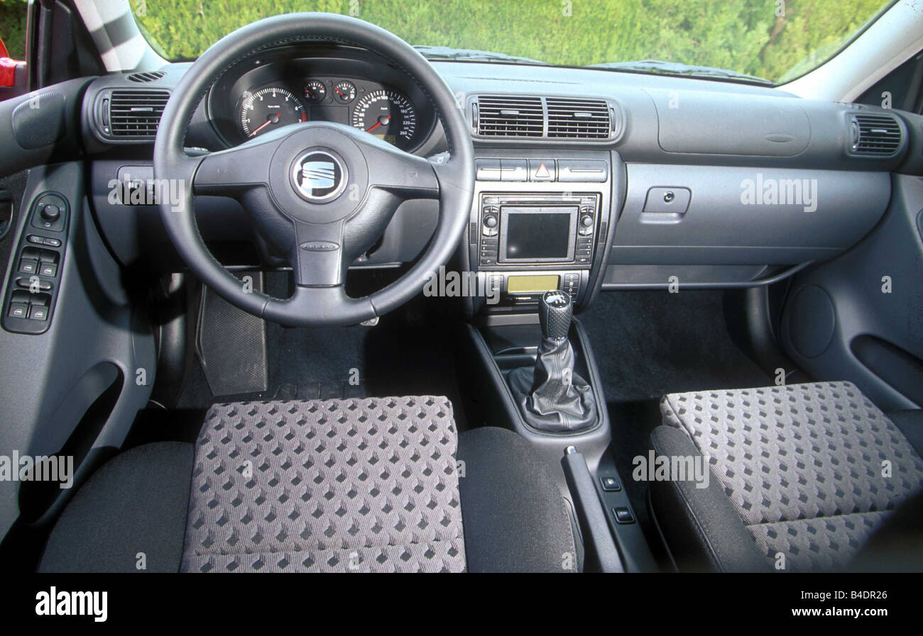 Car, Seat Leon Sport 1.8 20V, Lower middle-sized class, Limousine, model  year 1999-, red/ruby colored, interior view, Interior v Stock Photo - Alamy