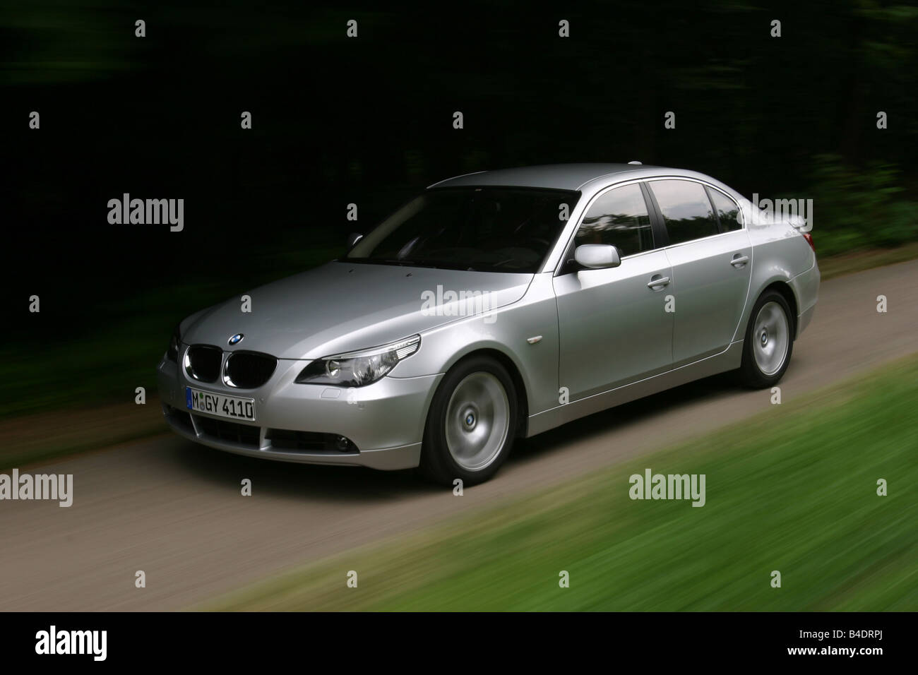 Car, BMW 5th, BMW 530i, model year 2003-, Limousine, upper middle-sized ...