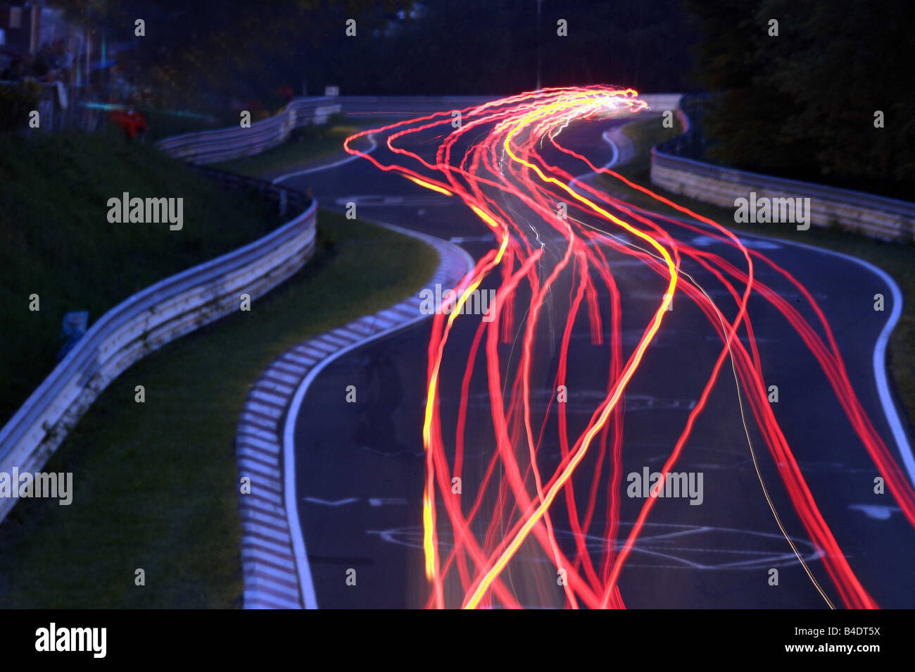 Elegantes 24 Stunden Rennen Nurburgring 2024 Fotos