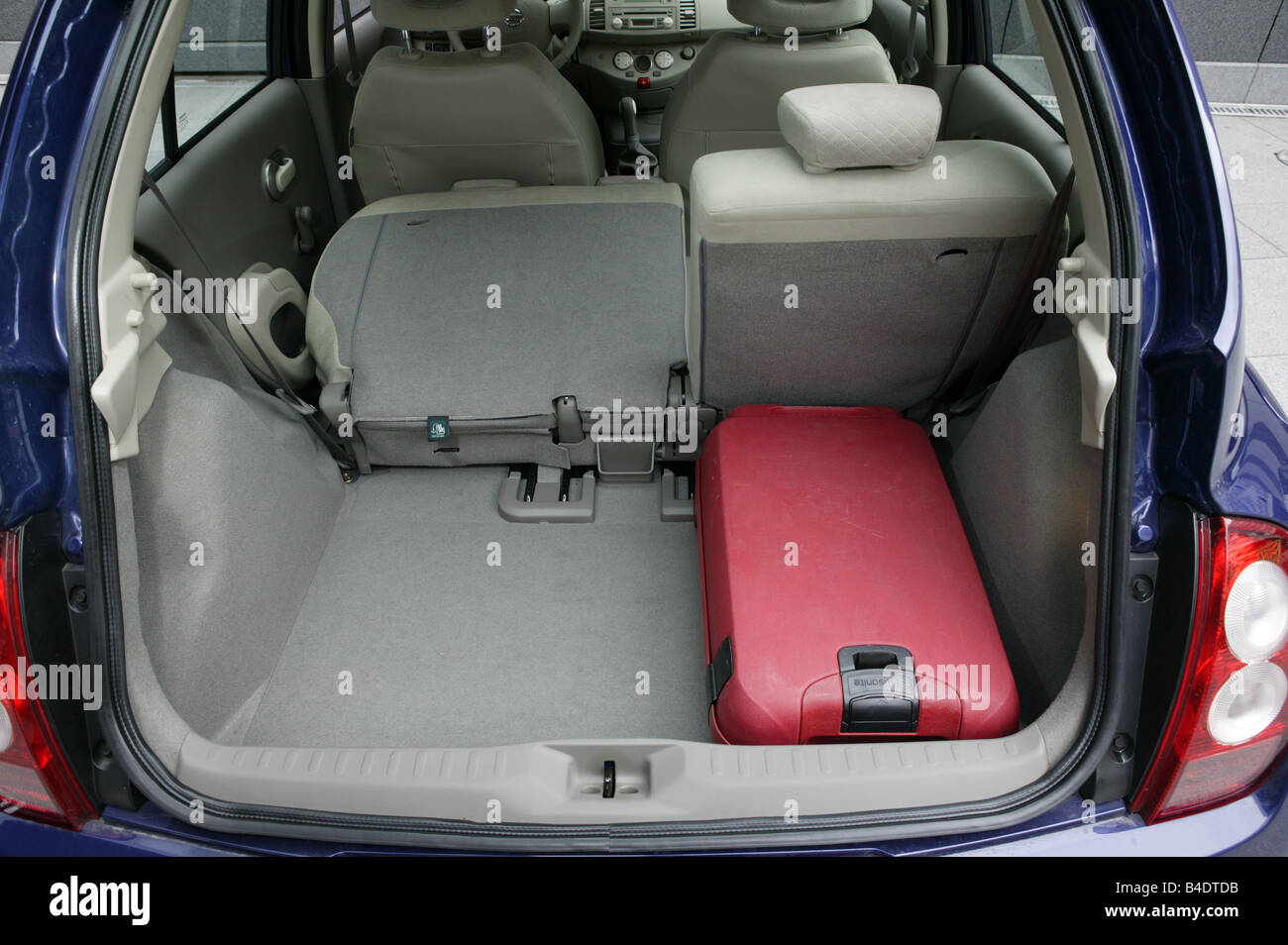 Car, Nissan Micra 1.5 dCi, small approx., Limousine, dark blue, view into  boot, technique/accessory, accessories Stock Photo - Alamy