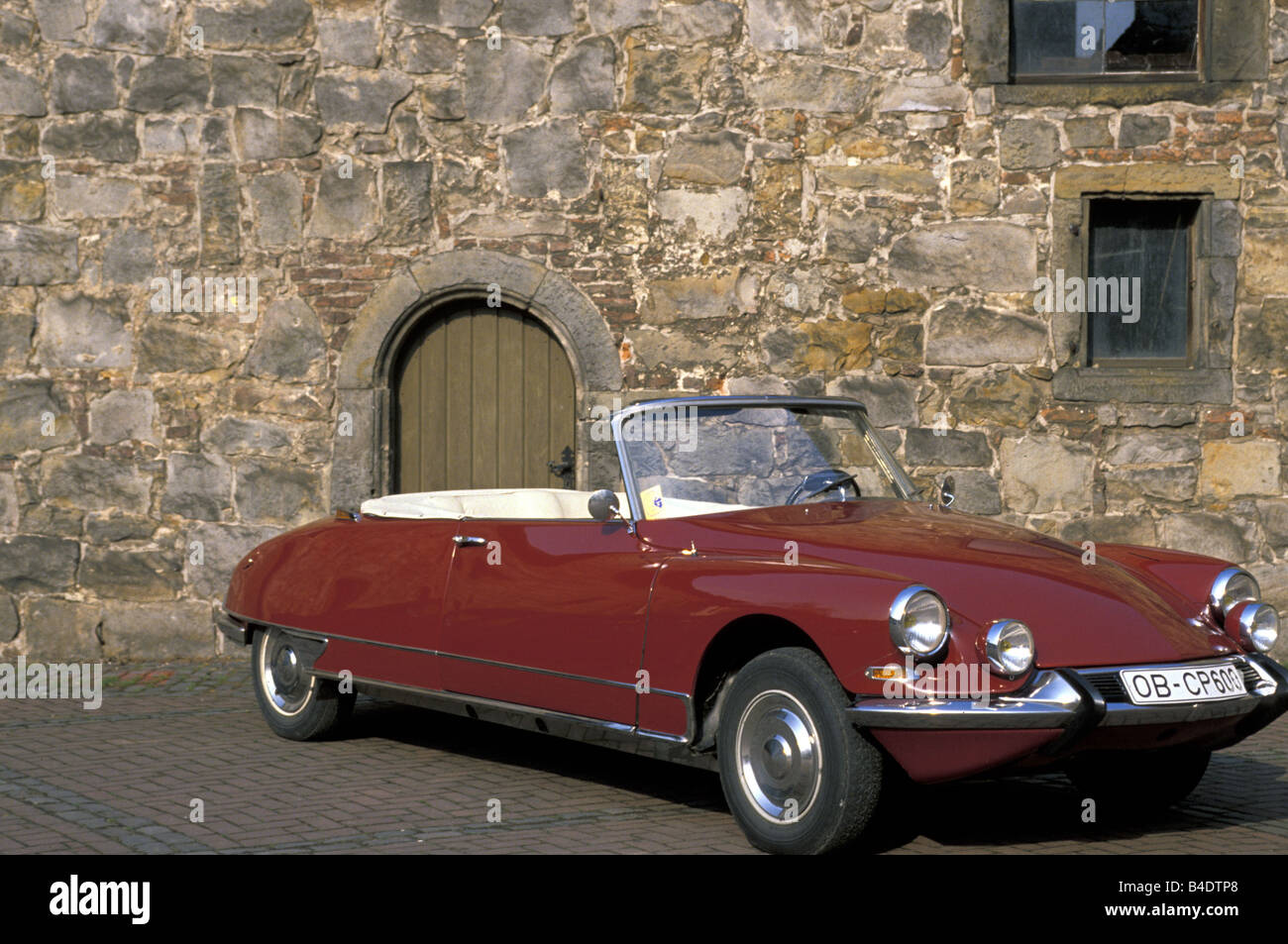 Citroen ds convertible hi-res stock photography and Alamy