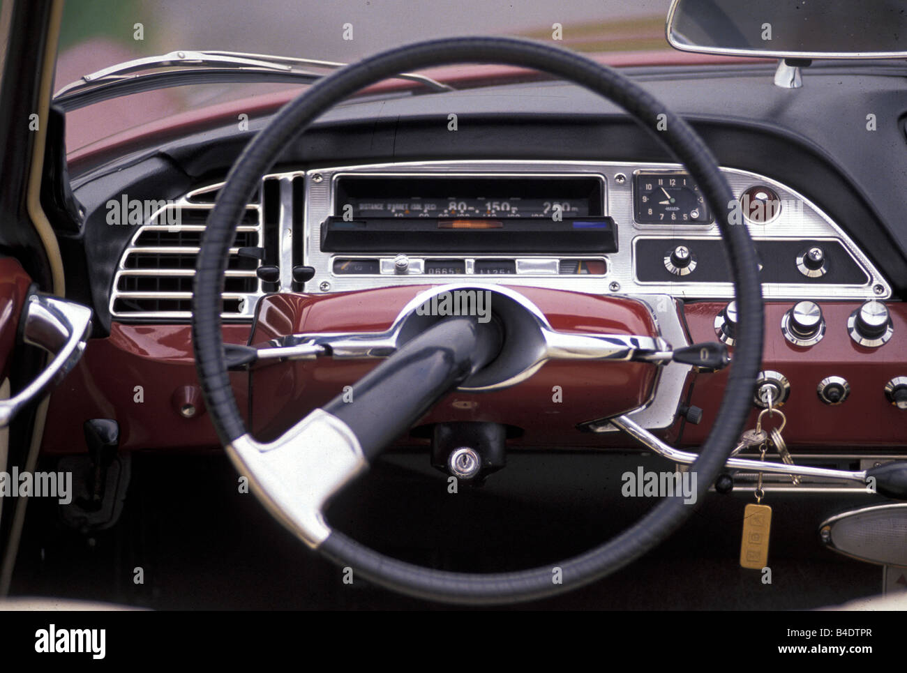 Car, Citroen DS Convertible, model year 1961-1965, Vintage approx., sixties, red, Interior view, Cockpit, technique/accessory, a Stock Photo