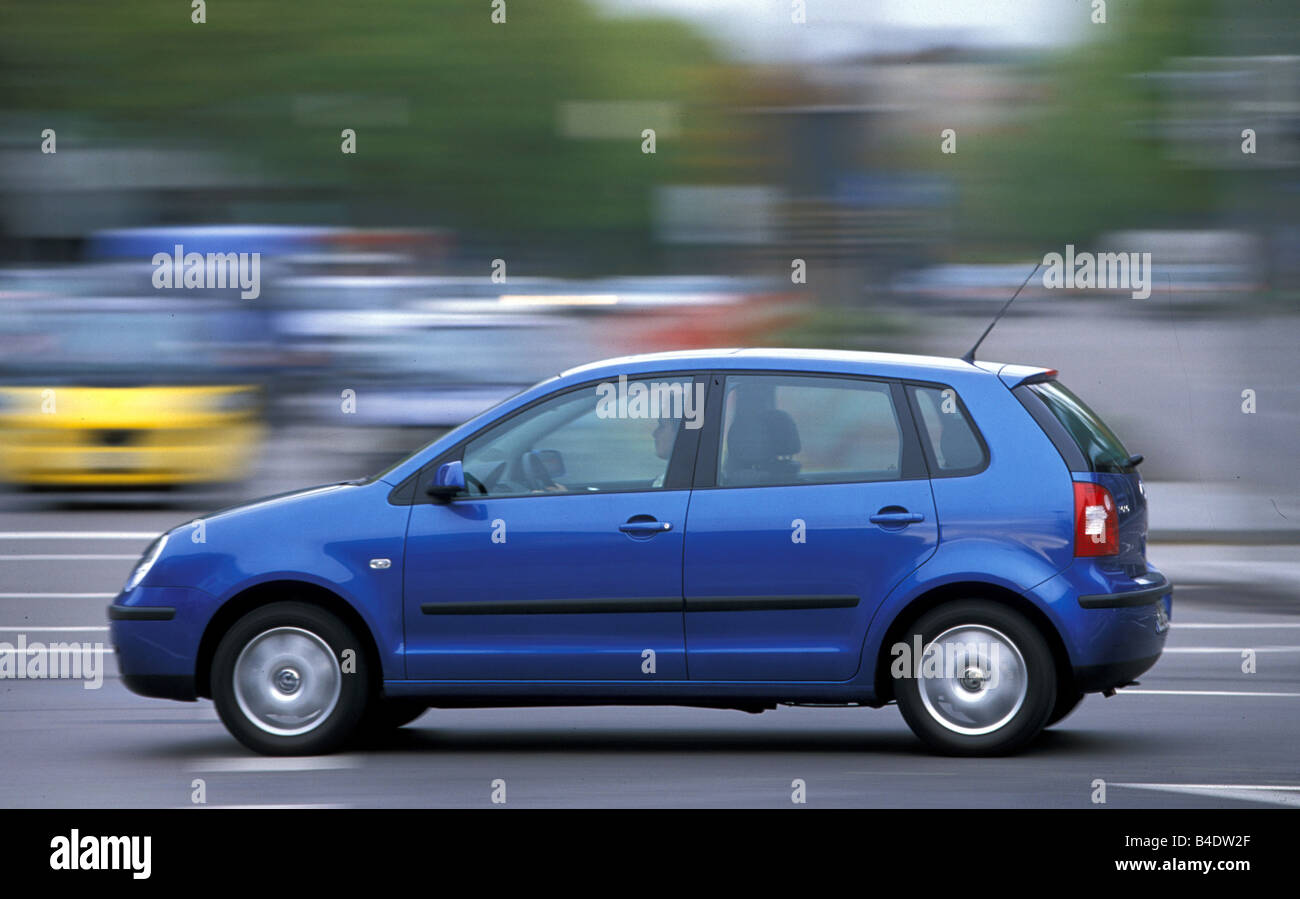 Auto, VW Volkswagen Polo 1.4 TDI, kleine ca., Limousine, Silber, Bj. 2002-,  Innenansicht, Innenraum Ansicht, Cockpit, Tech Stockfotografie - Alamy