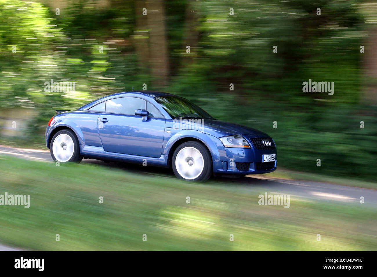 2003 audi tt roadster hi-res stock photography and images - Alamy