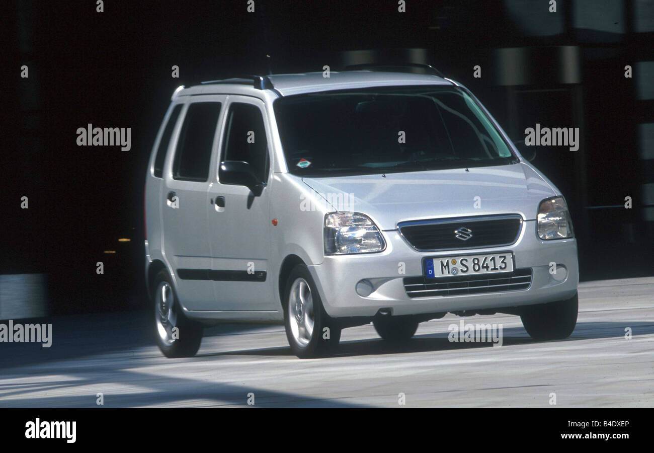 Car, Suzuki Wagon R, Miniapprox.s, Limousine, model year 2000-, silver, driving, diagonal from the front, Front view Stock Photo