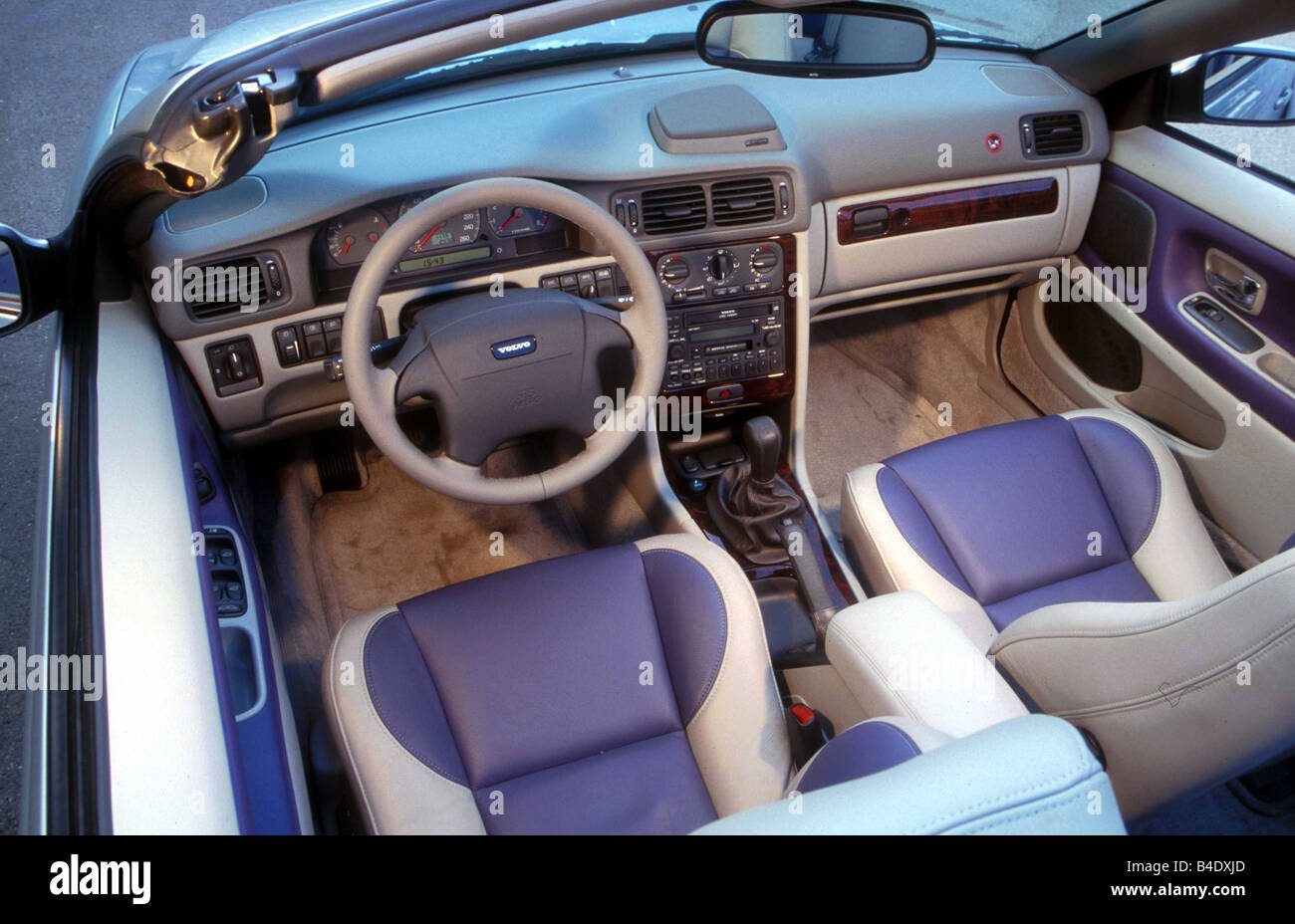 Car, Volvo C70 2.4 T, Convertible, model year 1998-, silver, open top,  interior view, Interior view, Cockpit, technique/accessor Stock Photo -  Alamy