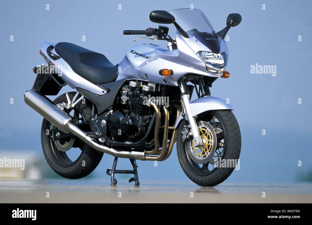 Kawasaki zr 7s hi-res stock photography and images - Alamy
