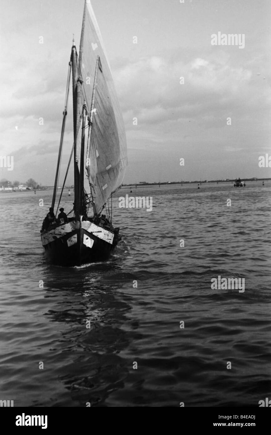Italy cruise ship Black and White Stock Photos & Images - Alamy