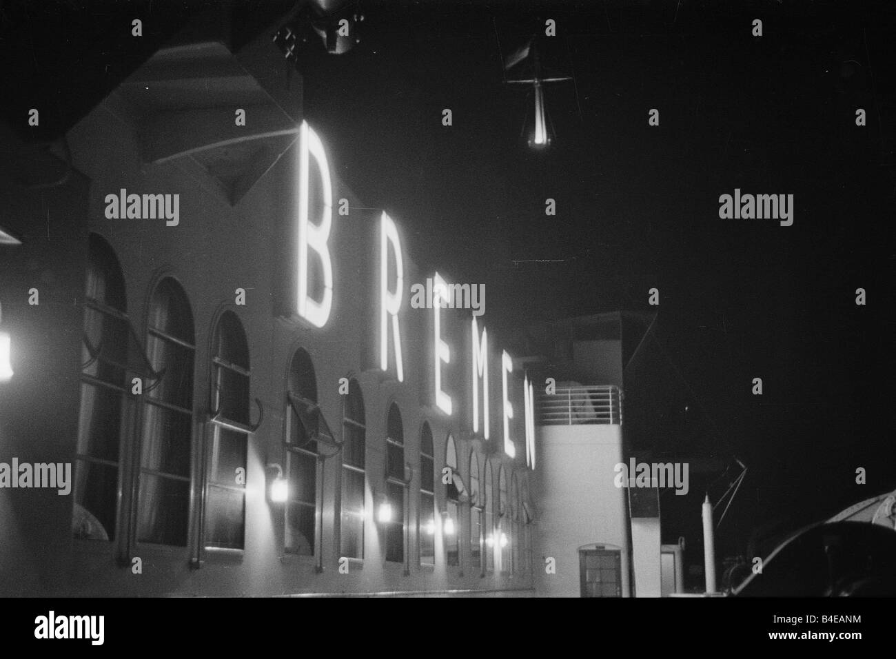 Steamer logo hires stock photography and images Alamy