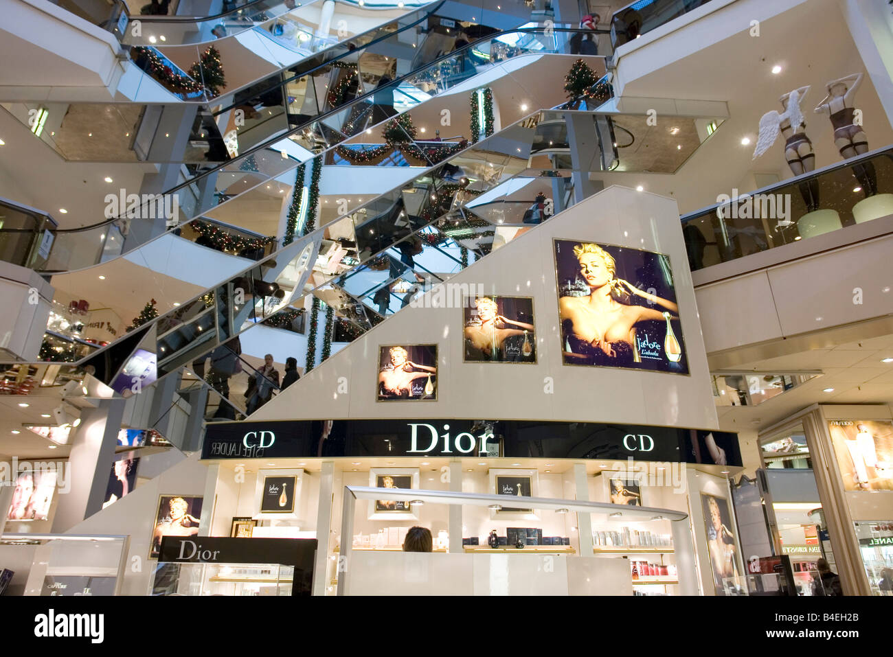 Department Store Perfume Department High Resolution Stock Photography and  Images - Alamy