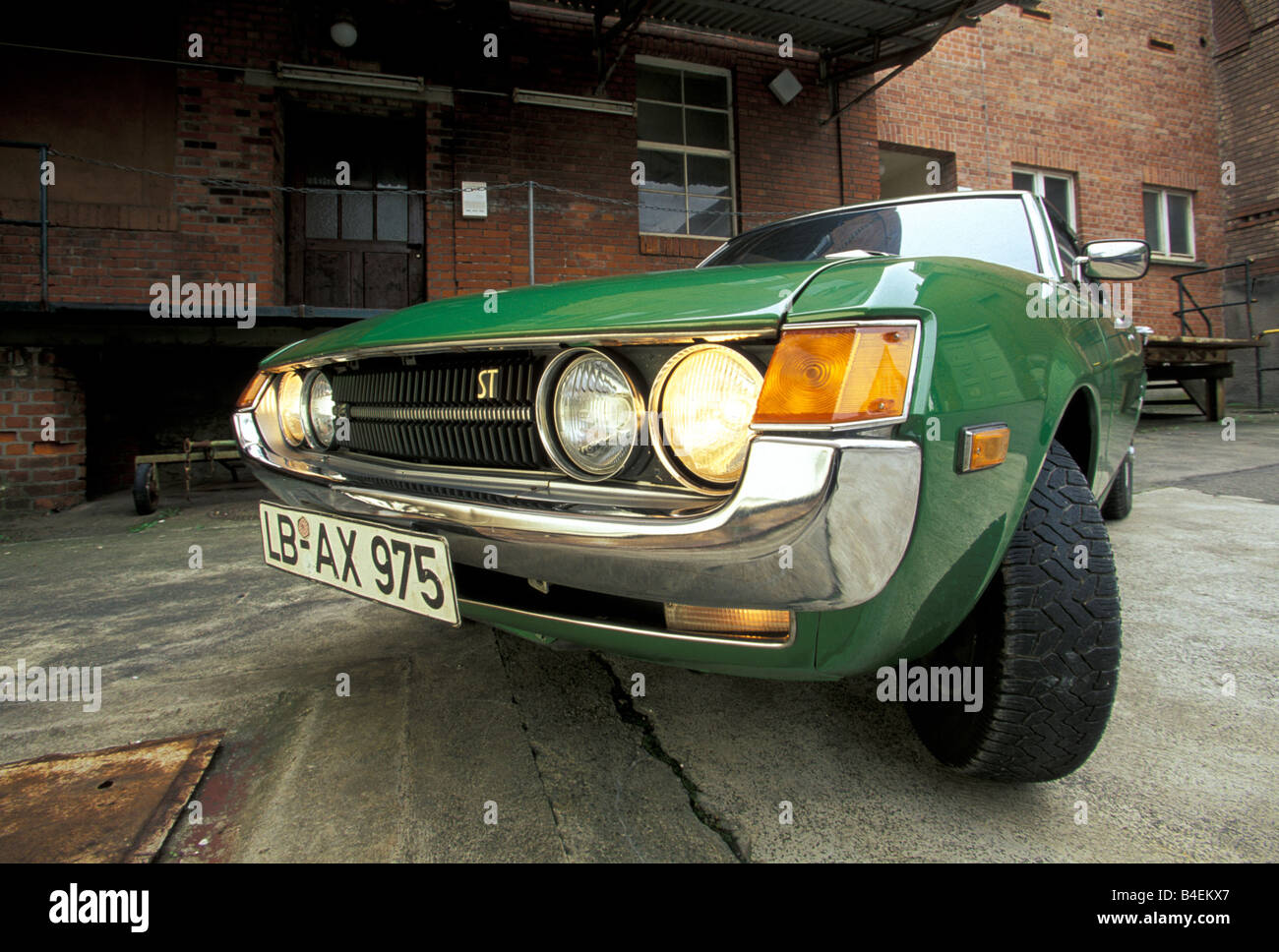 Car, Toyota Celica, Coupé, Coupe, green, model year 1971-1977, old car ...