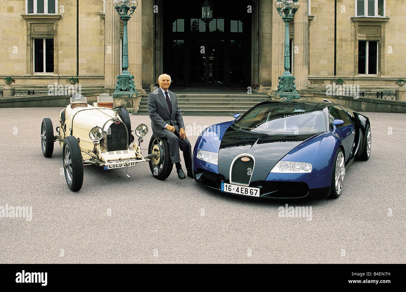 Car, persons, Paul Pietsch, links Bugatti 35, model year 1932, sports car, convertible, vintage car, right Bugatti EB 16.4 Veyro Stock Photo