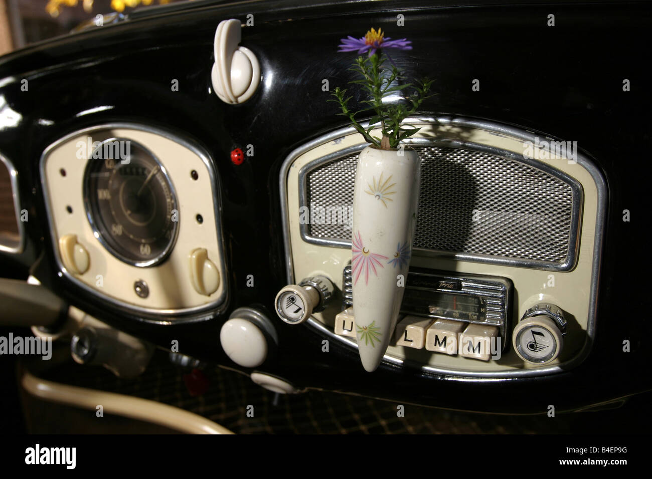 Vintage vw bug flower vase outlet