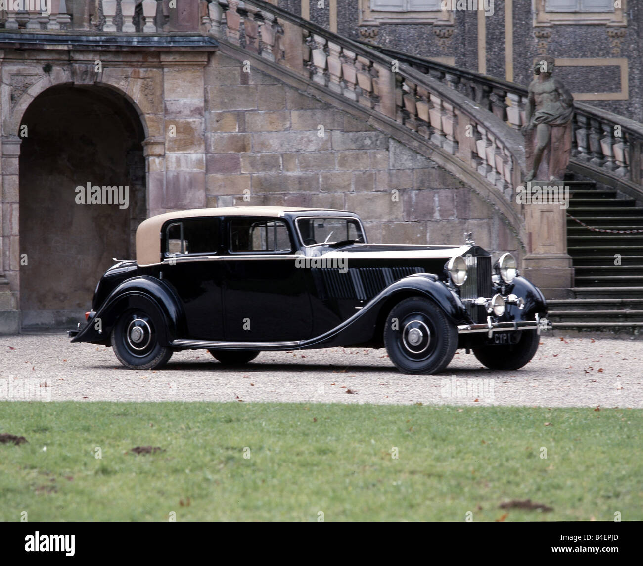 Car, Rolls Royce Phantom III, model year 1936-1939, black, sedan, vintage  car, 1930s, thirties, standing, diagonal front, front Stock Photo - Alamy