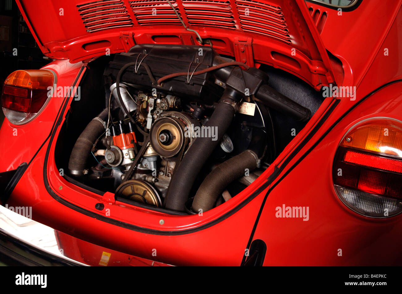 Car, VW, Volkswagen, beetle 1303, model year 1972-1975, red, old car, engine compartment, engine , technics, technical, technica Stock Photo
