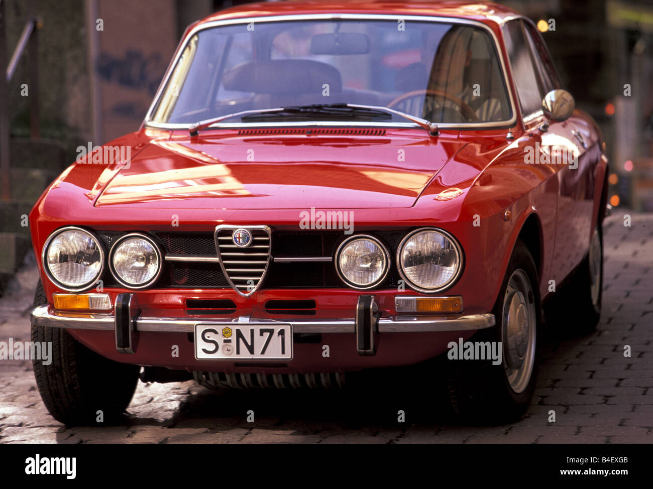 Car, Alfa Romeo GT Veloce 1750 Bertone, vintage car, model year 1967-1972,  1960s, sixties, 1970s, seventies, Coupé, Coupe, red Stock Photo - Alamy