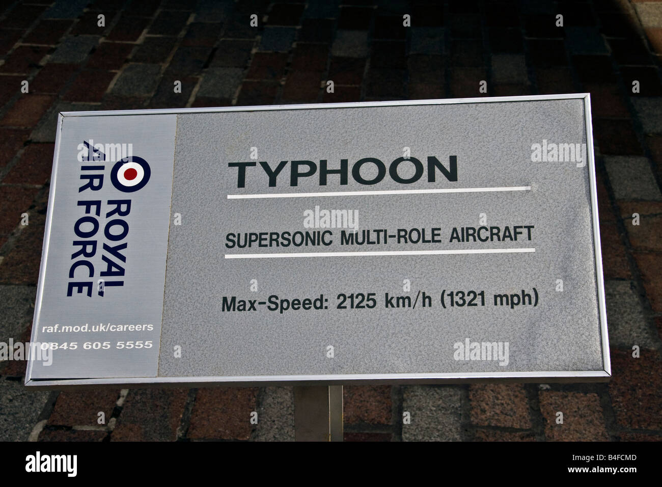 Royal air force logo hi-res stock photography and images - Alamy