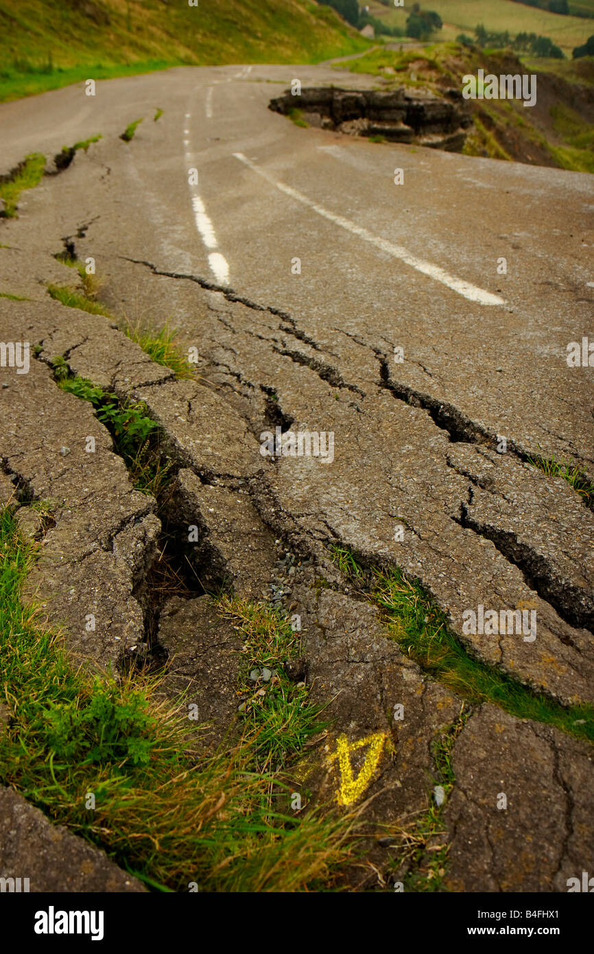 Mam tor landslide hires stock photography and images Alamy