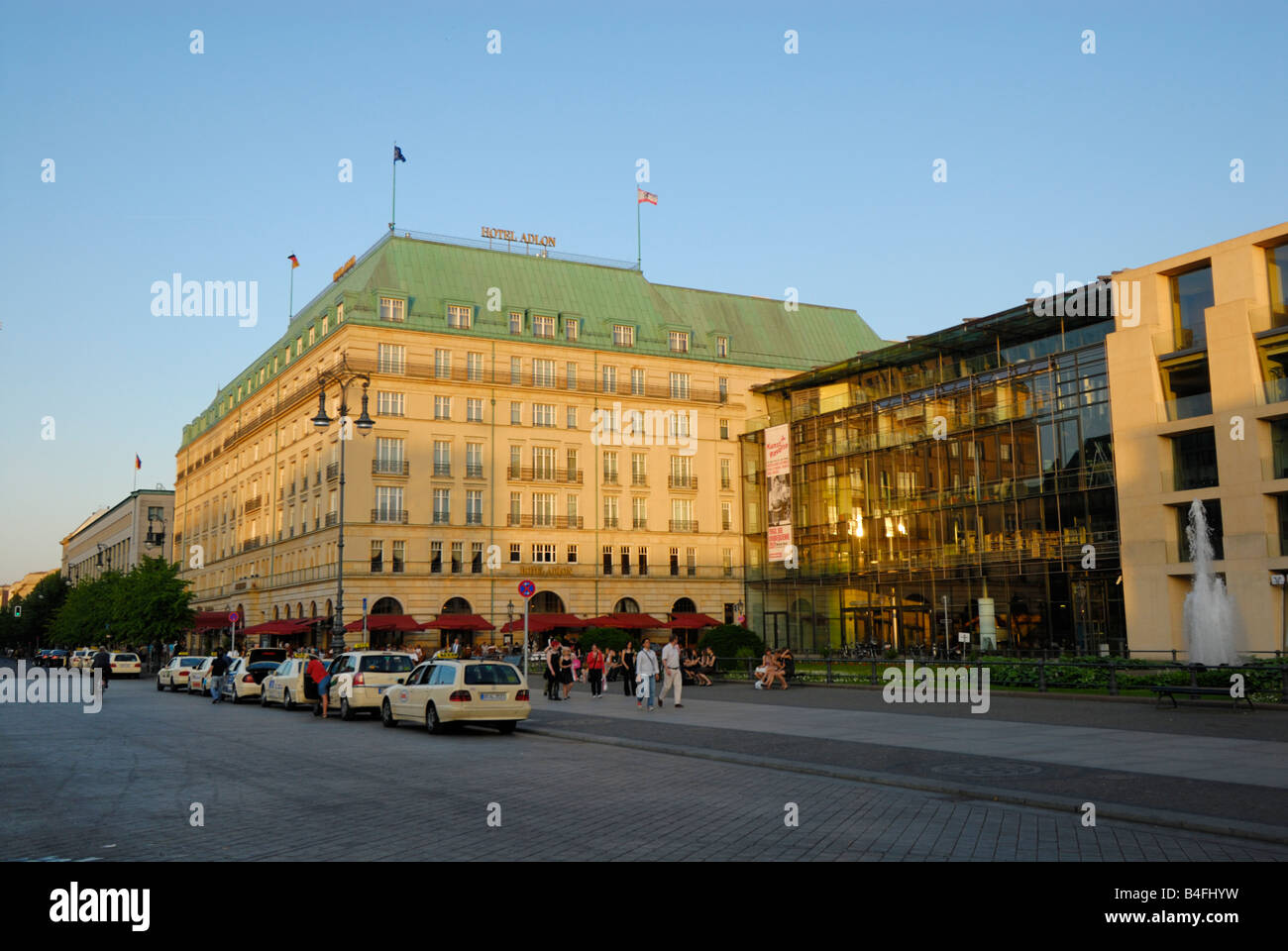 Hotel adlon kempinski berlin hi-res stock photography and images - Alamy