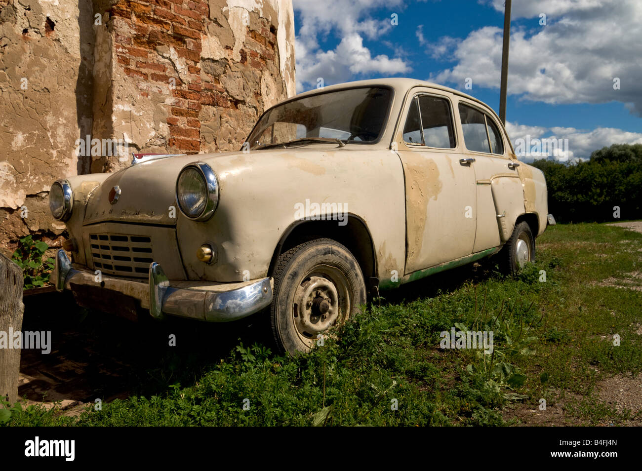 Run-down Soviet era automobile 'Moskvitch-403' Stock Photo