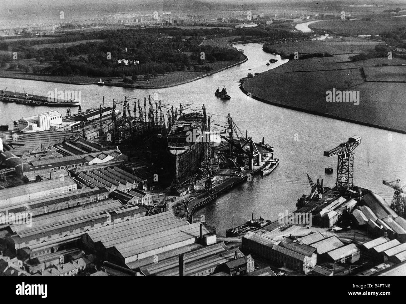 Queen Mary ship being built at John Brown shipyard at Clydebank on ...