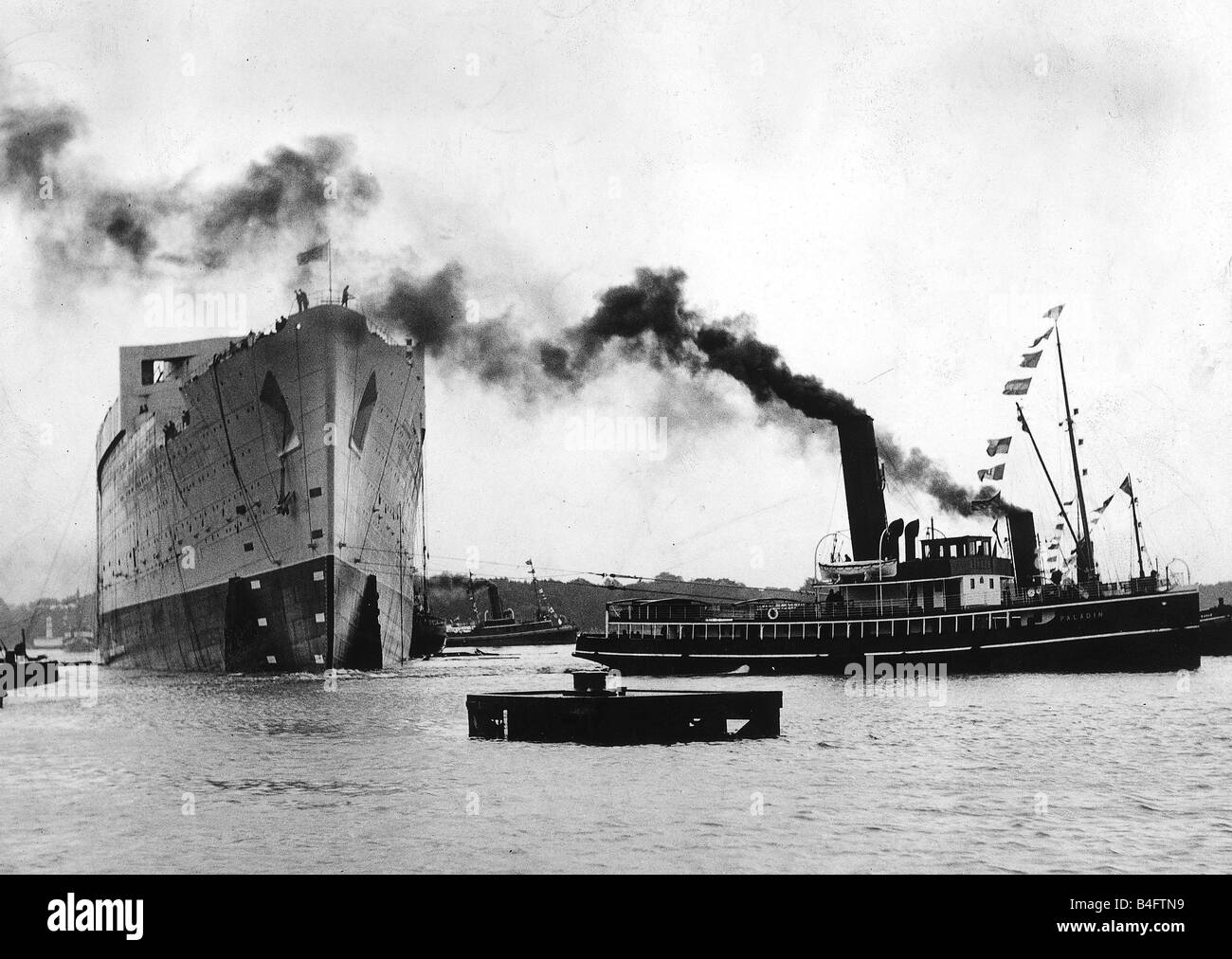 Clydebank shipyard Black and White Stock Photos & Images Alamy