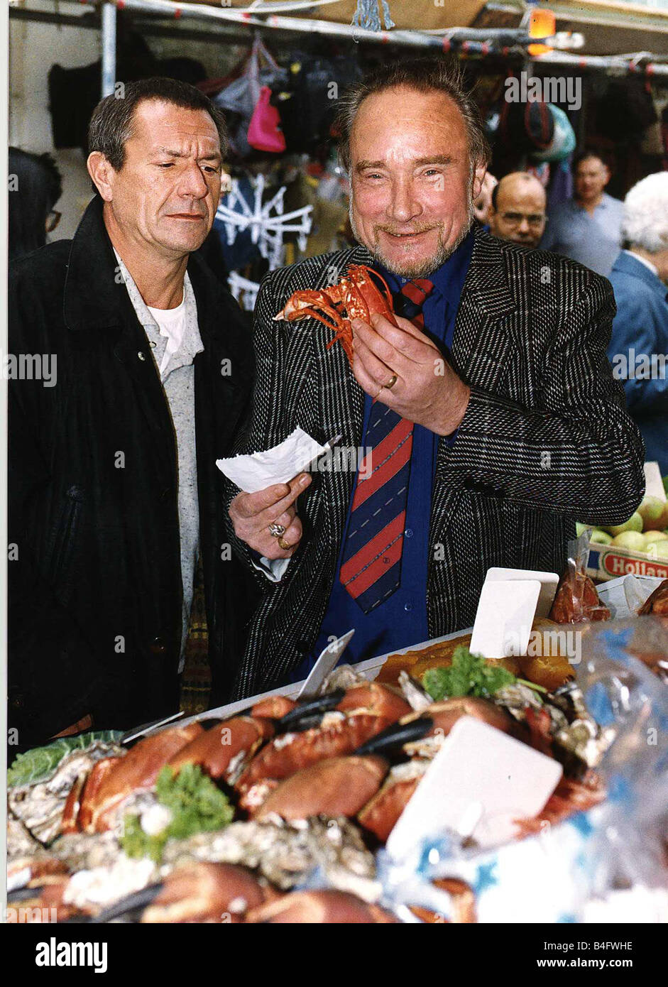 Don Henderson actor and Michael Elphick actor from The Paradise Club making a cookery programme Mirrorpix Stock Photo