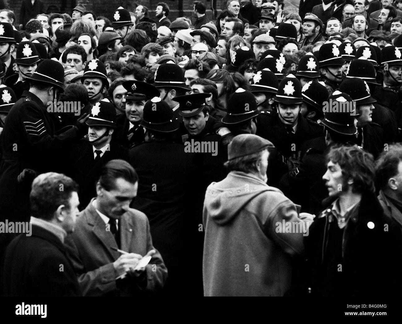 Picket line 1970s Black and White Stock Photos & Images Alamy
