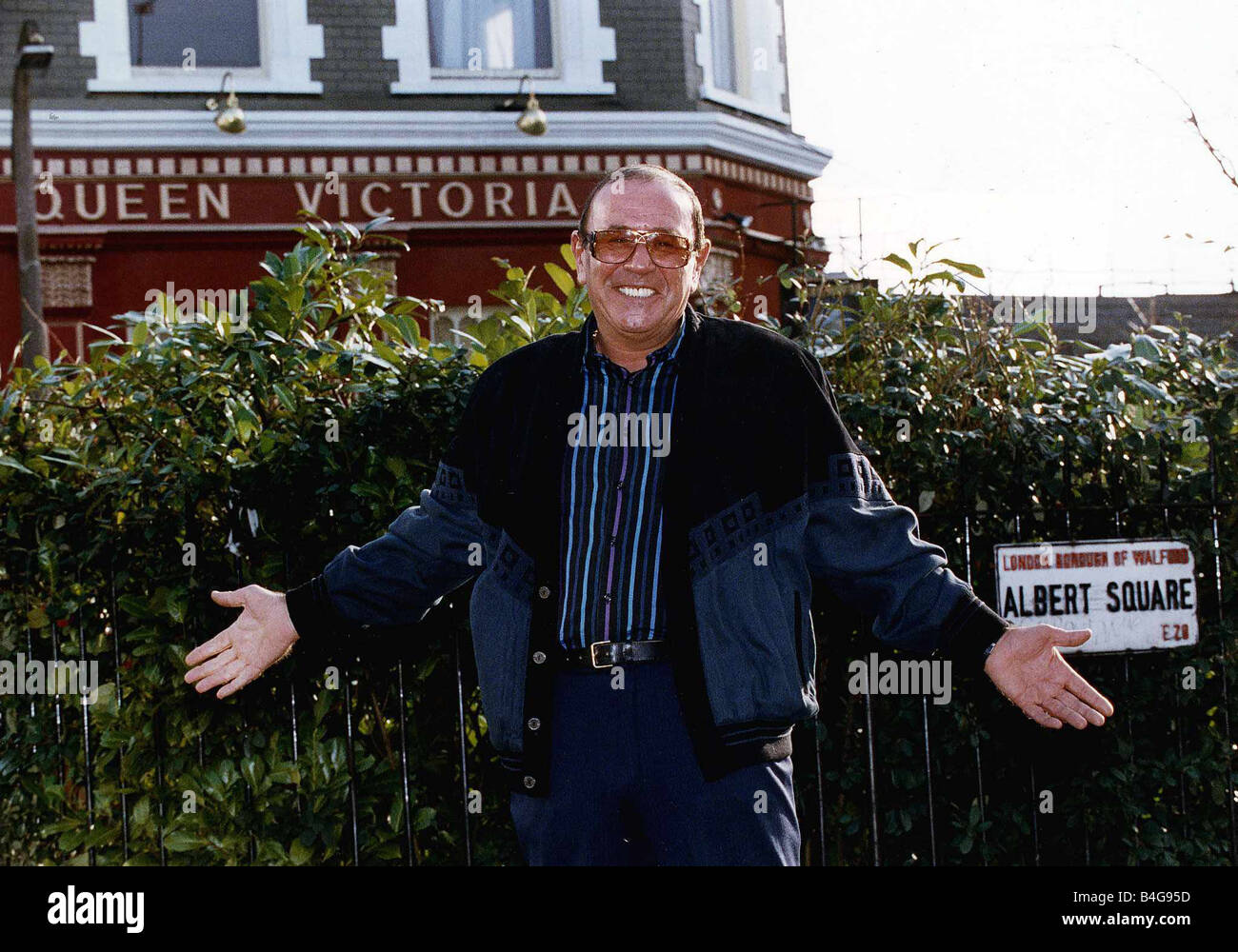 The queen vic pub eastenders hires stock photography and images Alamy