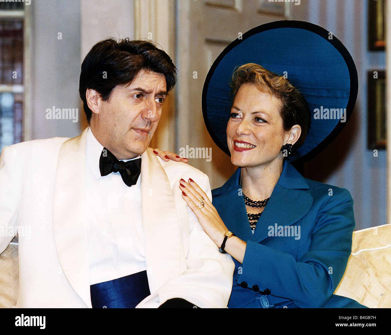 Tom Conti actor with actress Jenny Seagrove at the Globe Theatre in the play Present Laughter Stock Photo