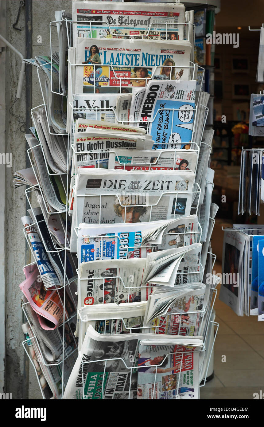 International newspaper shop hires stock photography and images Alamy