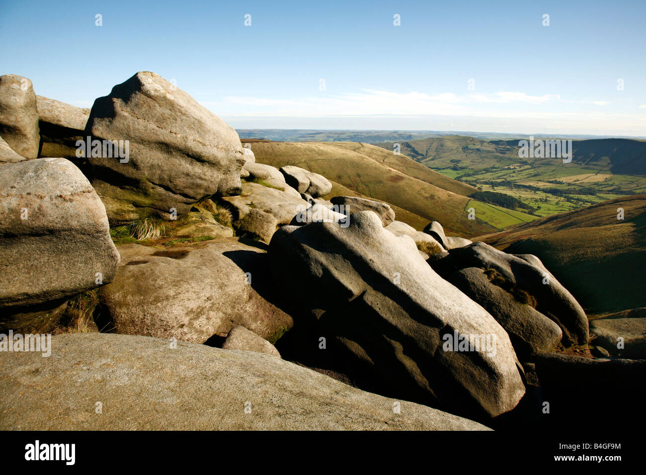 Grindsbrook head Rocks looking toward the vale of Edale Stock Photo
