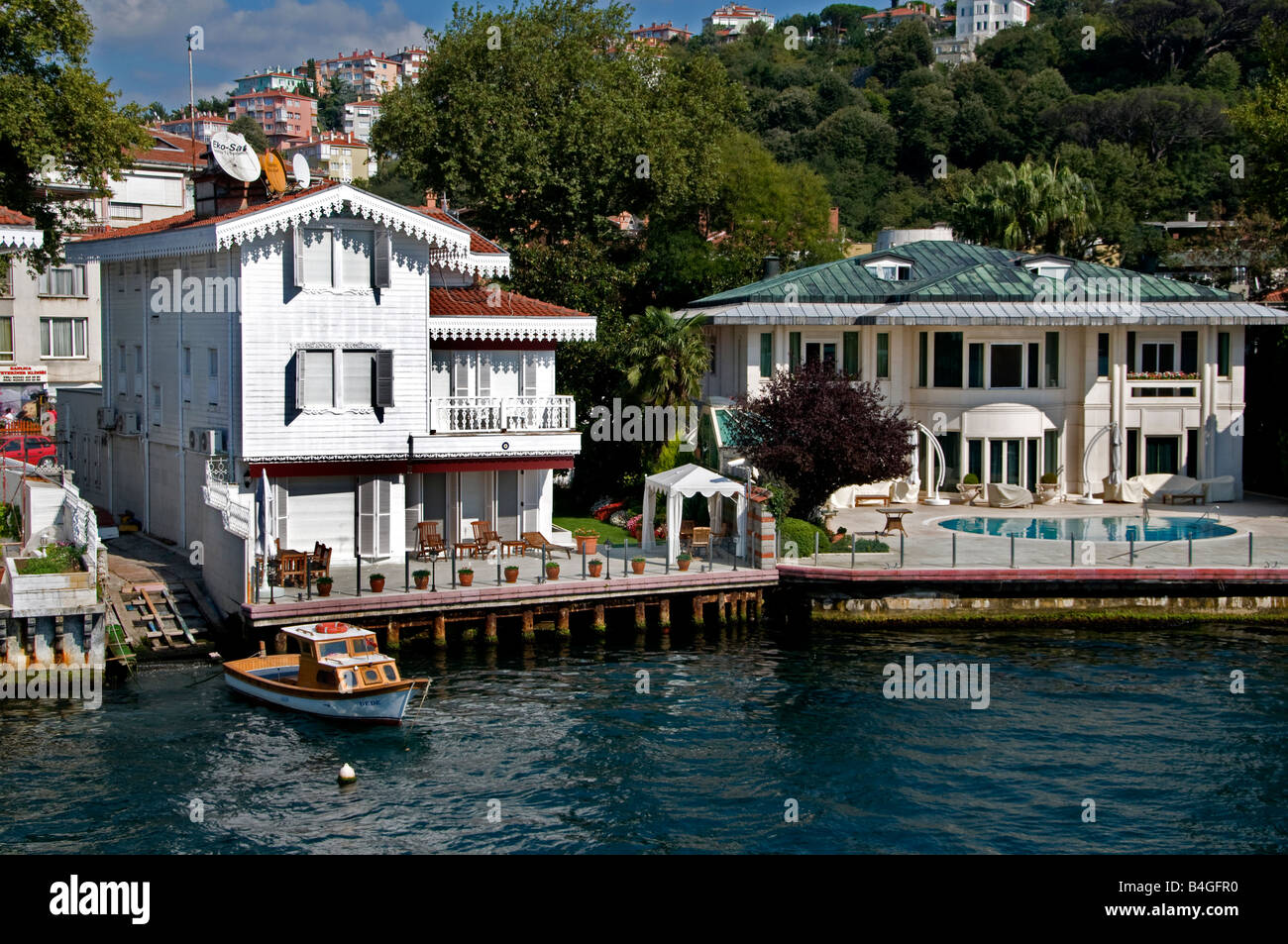 Istanbul Bosphorus coastline from Kanlica Andadolu Hisan Kandill Vanicoy Cengelkoy Bosphorus Istanbul Turkey Stock Photo