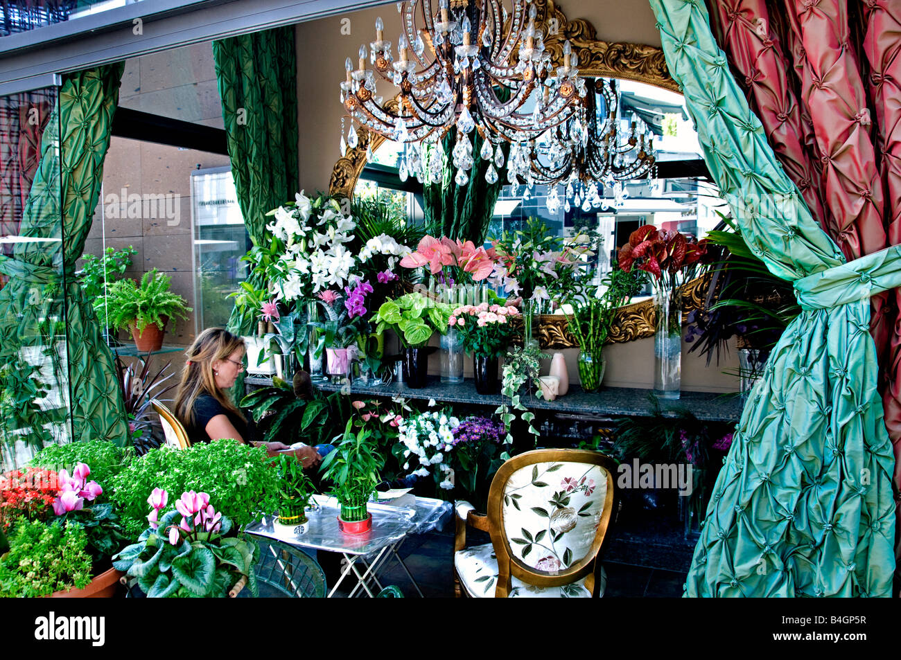 Flower Florist S Stall Istanbul Istinye Park Shopping Mall Is A Unique Urban Lifestyle Environment Stock Photo Alamy Flower Florist S Stall Istanbul Istinye Park Shopping Mall Is A Unique Urban Lifestyle Environment Stock Photo Alamy