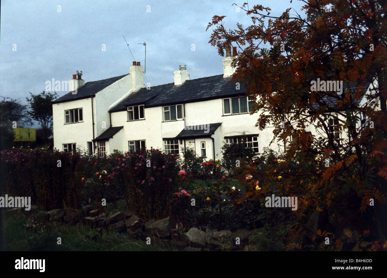 Framed cottages at Woodley Stockport 1978 Stock Photo Alamy