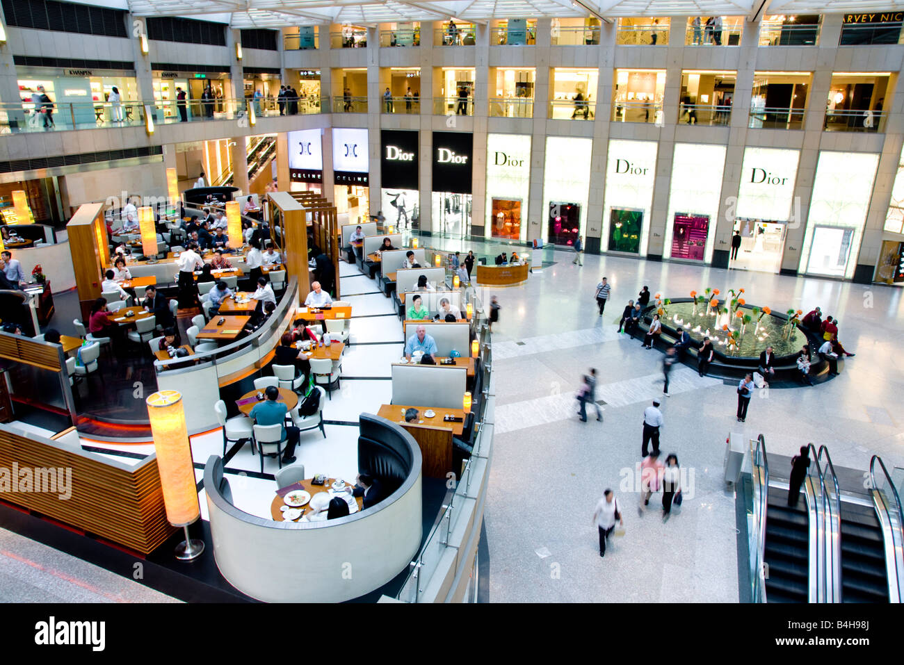 Shopping malls in hong kong hi-res stock photography and images - Alamy